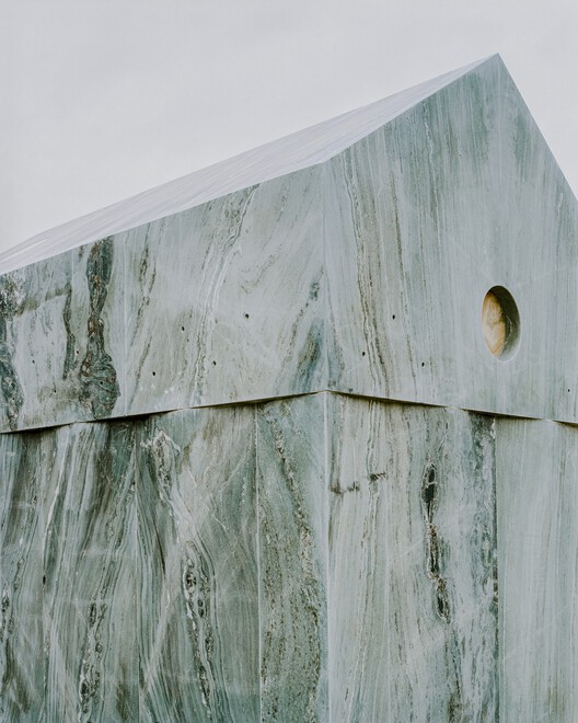 Family Tomb in Coimbra / Comoco Arquitectos - Image 4 of 26