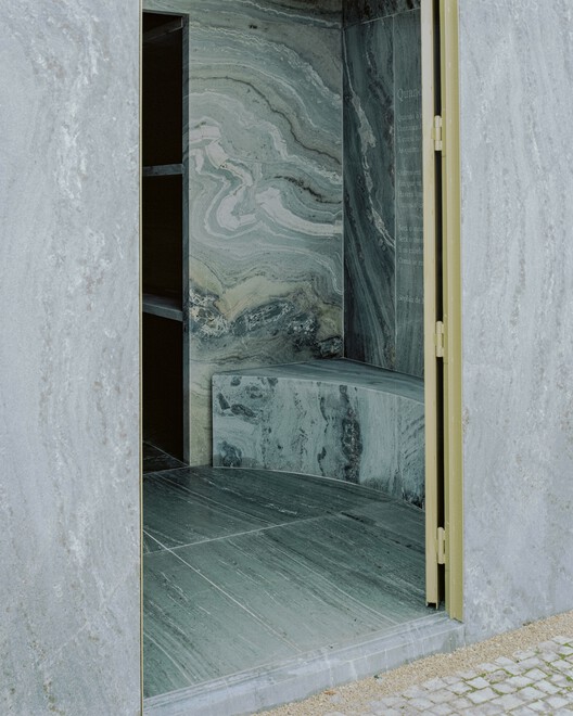 Family Tomb in Coimbra / Comoco Arquitectos - Image 12 of 26