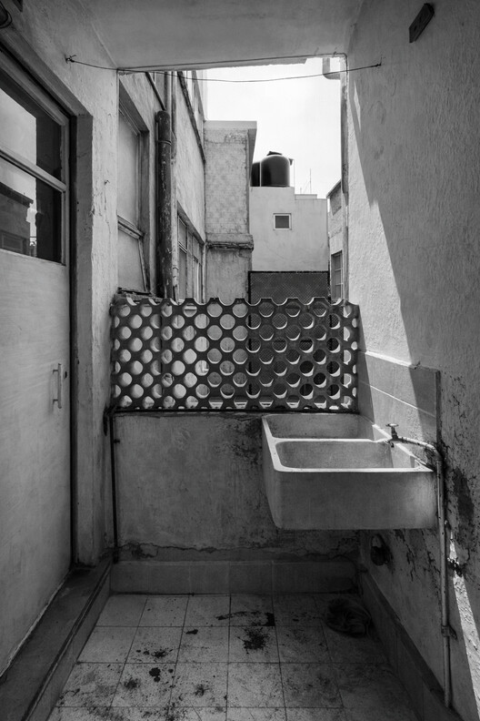 Conjunto Habitacional PETÉN / REIMS 502 - Fotografía interior, Baño, Concreto