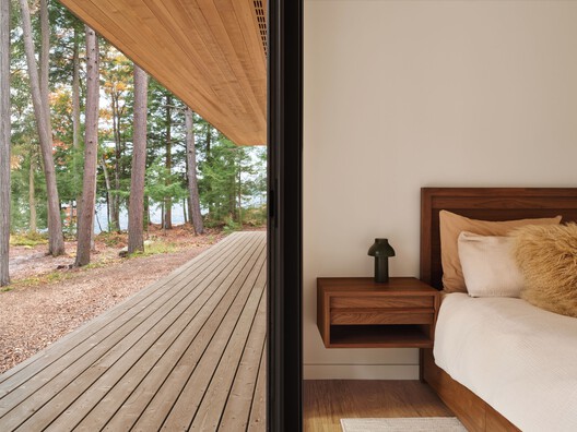 Long Lake Cottage / Dubbeldam Architecture + Design - Interior Photography, Bedroom, Wood