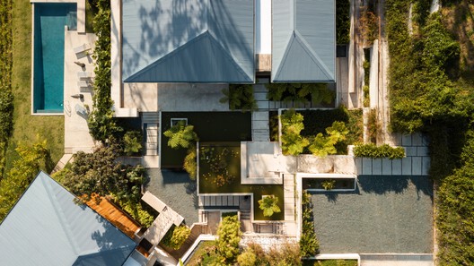 Nature Conservancy Lodge  / Toro Ferrer Arquitectos - Fotografía exterior, Jardín, Patio interior