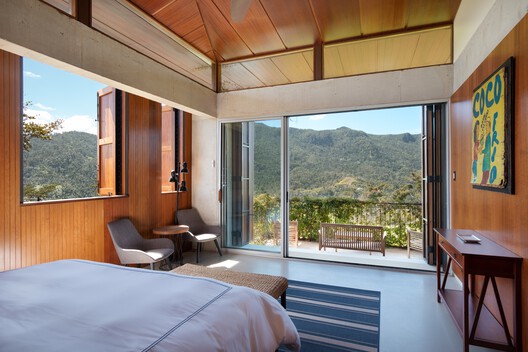 Nature Conservancy Lodge  / Toro Ferrer Arquitectos - Fotografía interior, Dormitorio, Camas