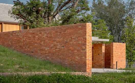 Baan SudSaenSuk / BodinChapa Architects - Exterior Photography, Brick