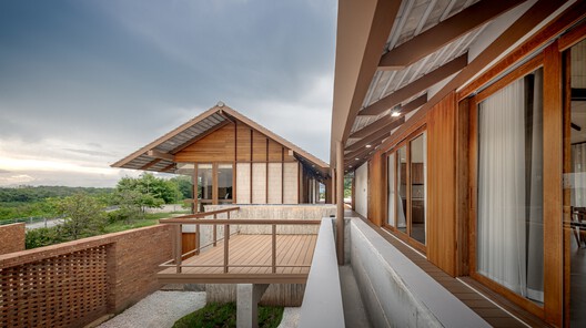 Baan SudSaenSuk / BodinChapa Architects - Exterior Photography, Wood, Balcony