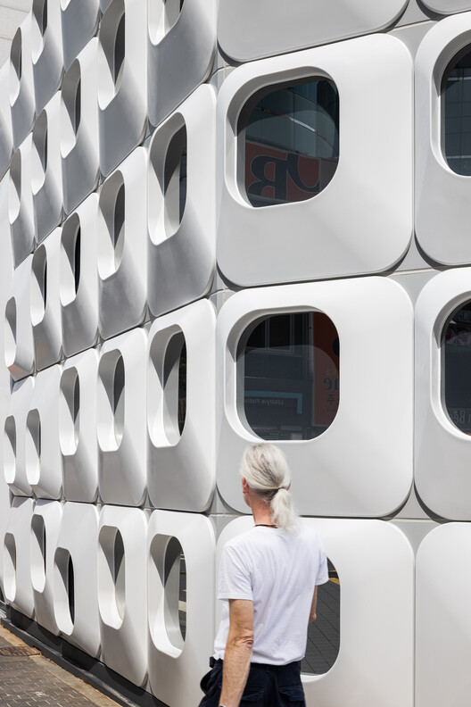 Hotel Myeongdong Station / Yong Ju Lee Architecture - Image 7 of 29