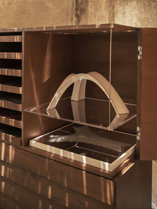 Cielos Alternativos: Instalación en la Bienal de Arquitectura de Venecia 2025 - Fotografía interior, Madera