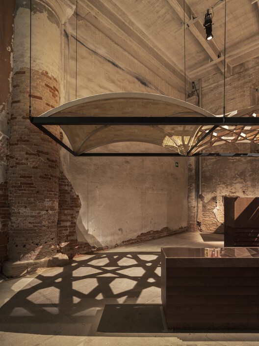 Cielos Alternativos: Instalación en la Bienal de Arquitectura de Venecia 2025 - Imagen 5 de 17