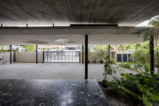 Tropical Shift House / O2 Design Atelier  + Choo Poo Liang Architect - Image 7 of 35