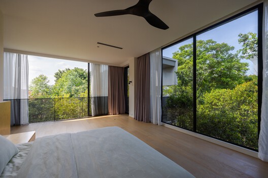 Tropical Shift House / O2 Design Atelier  + Choo Poo Liang Architect - Interior Photography, Bedroom, Bed, Balcony