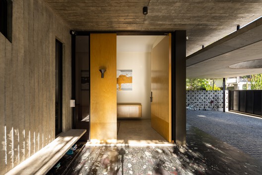 Tropical Shift House / O2 Design Atelier  + Choo Poo Liang Architect - Image 9 of 35