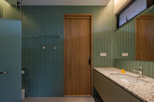 Tropical Shift House / O2 Design Atelier  + Choo Poo Liang Architect - Interior Photography, Bathroom, Wood, Lighting, Glass, Sink, Countertop