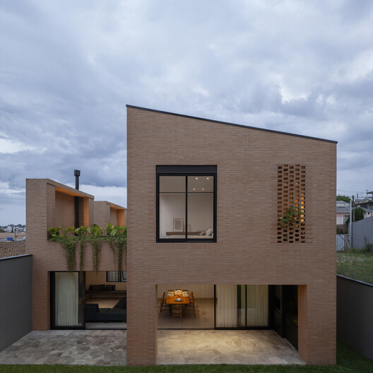 Torrão House / Nommo Arquitetos + Luana Barichello - Exterior Photography, Brick, Concrete