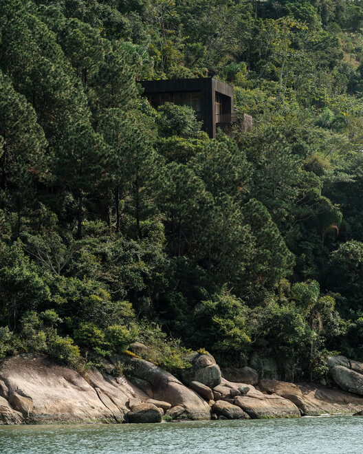 Rochas Floridas Guest House / WaCa Design + Julia Kosciuk - Image 17 of 24