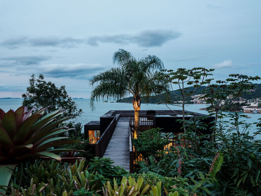 Rochas Floridas Guest House / WaCa Design + Julia Kosciuk - Image 20 of 24