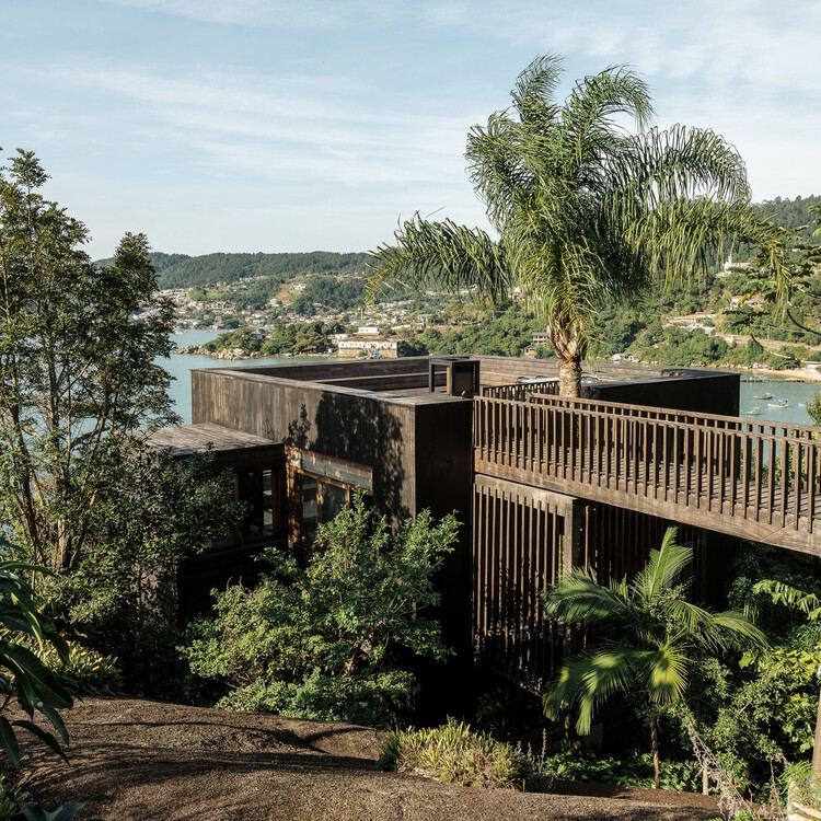 Casa de Hóspedes Rochas Floridas / WaCa Design + Julia Kosciuk - Casas