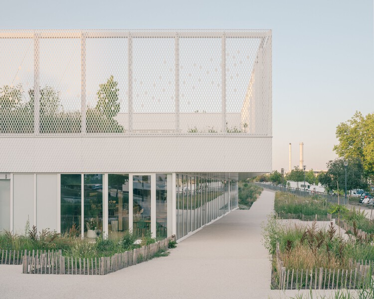 Centro socioeducativo Borny / ABC Studio - Centro Comunitario