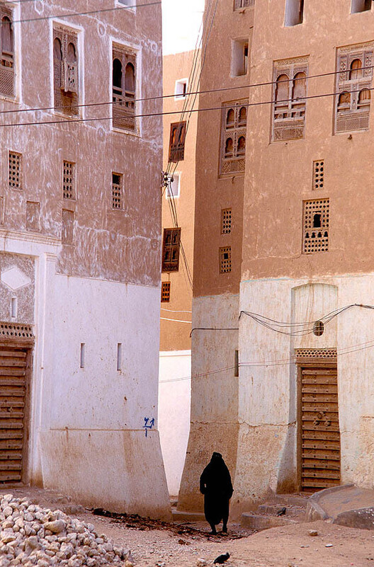 The Earthen Towers of Shibam: A Vertical City in the Yemeni Desert The Earthen Towers of Shibam: A Vertical City in the Yemeni Desert - Image 3 of 12