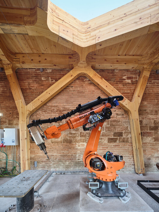 Facing the Age of Robots? Material Innovation in Architectural Structures - Image 3 of 22