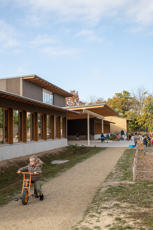 Clairière School / TRACKS - Exterior Photography