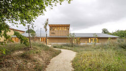 Clairière School / TRACKS