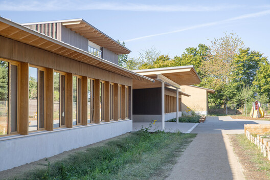 Clairière School / TRACKS - Exterior Photography