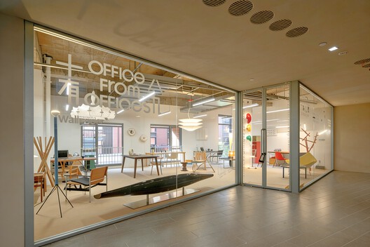 RICHAUS / Vari Architects - Interior Photography, Wood, Chair, Lighting, Table, Glass