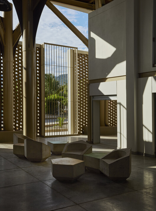 Plaza Luna Vallenata / Tarq Studio  - Fotografía interior, Pilares, Concreto