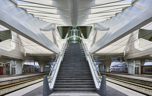 Mons Train Station / Santiago Calatrava - Image 9 of 12