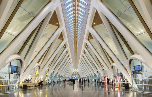 Mons Train Station / Santiago Calatrava - Image 3 of 12