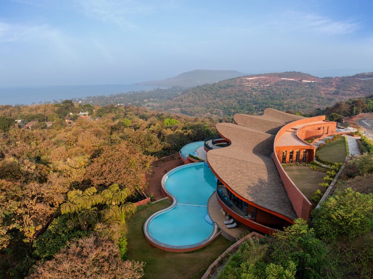 CREST NINE Community Center / Sanjay Puri Architects - Image 3 of 28