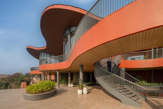 CREST NINE Community Center / Sanjay Puri Architects - Image 2 of 28