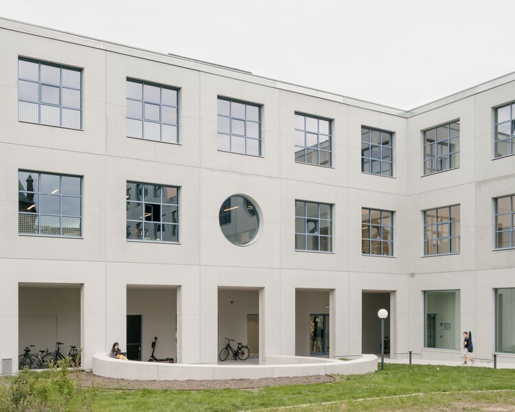 Art Center / FELT architecture & design + Oskar architecten - Exterior Photography, Educational Architecture, Courtyard