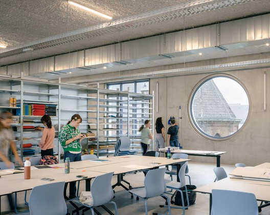 Art Center / FELT architecture & design + Oskar architecten - Interior Photography, Table, Chair