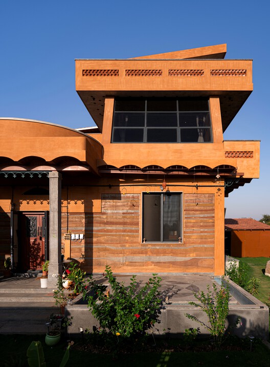  Aurva Illam House / Iki Builds  - Exterior Photography