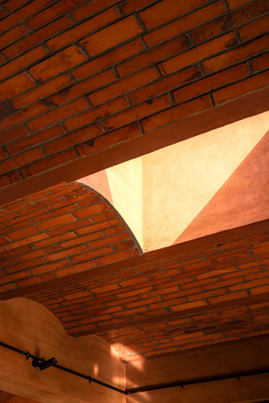  Aurva Illam House / Iki Builds  - Image 13 of 48