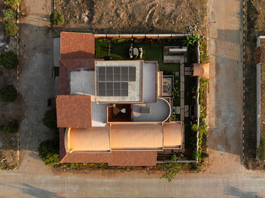  Aurva Illam House / Iki Builds  - Exterior Photography