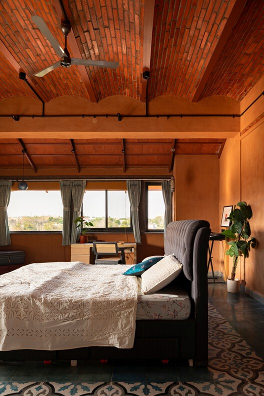  Aurva Illam House / Iki Builds  - Interior Photography, Bedroom, Bed, Wood, Lighting