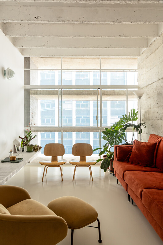 Apartamento Copan A / Balaio Arquitetura - Fotografia de Interiores, Sala de Estar, Madeira, Iluminação, Cadeira, Mesa