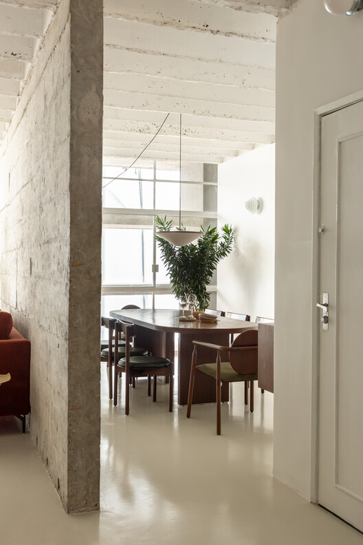 Apartamento Copan A / Balaio Arquitetura - Fotografia de Interiores, Sala de Jantar, Madeira, Iluminação, Cadeira