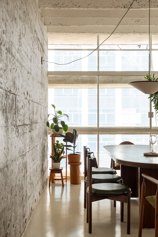 Apartamento Copan A / Balaio Arquitetura - Fotografia de Interiores, Sala de Jantar, Madeira, Iluminação, Cadeira
