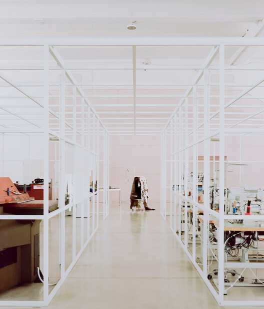 Bottega Bruzziches Headquarters / deltastudio Bottega Bruzziches Headquarters / deltastudio - Image 3 of 21