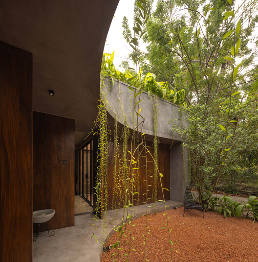 Living Continuum Studio and House / Damith S Munasinghe Associates - Image 4 of 23