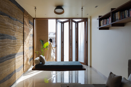 Building with Earth: Traditional Knowledge in Contemporary Architecture  - Image 9 of 18