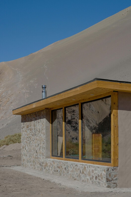 Research Center of the Colla Indigenous Community of the Municipality of Copiapó / Arquitika Research Center of the Colla Indigenous Community of the Municipality of Copiapó / Arquitika - Exterior Photography, Door, Concrete