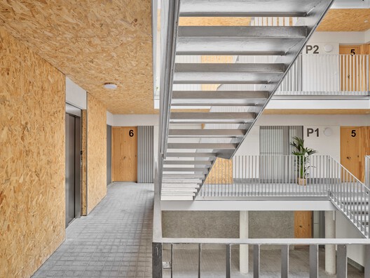 24 Viviendas Sociales en Igualada / 4RQ arquitectura + MBM Arquitectes 24 Viviendas Sociales en Igualada / 4RQ arquitectura + MBM Arquitectes - Imagen 16 de 26