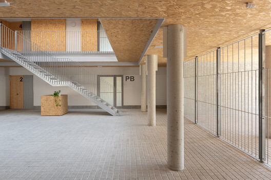 24 Viviendas Sociales en Igualada / 4RQ arquitectura + MBM Arquitectes 24 Viviendas Sociales en Igualada / 4RQ arquitectura + MBM Arquitectes - Imagen 5 de 26