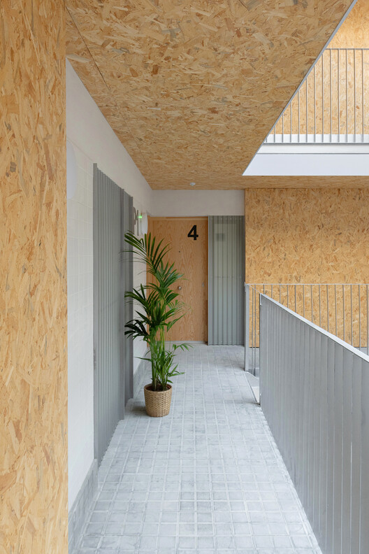 24 Viviendas Sociales en Igualada / 4RQ arquitectura + MBM Arquitectes 24 Viviendas Sociales en Igualada / 4RQ arquitectura + MBM Arquitectes - Fotografía interior, Concreto