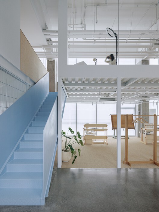 Beijing Sundate Office / milanesi | paiusco - Interior Photography, Stairs, Glass, Handrail