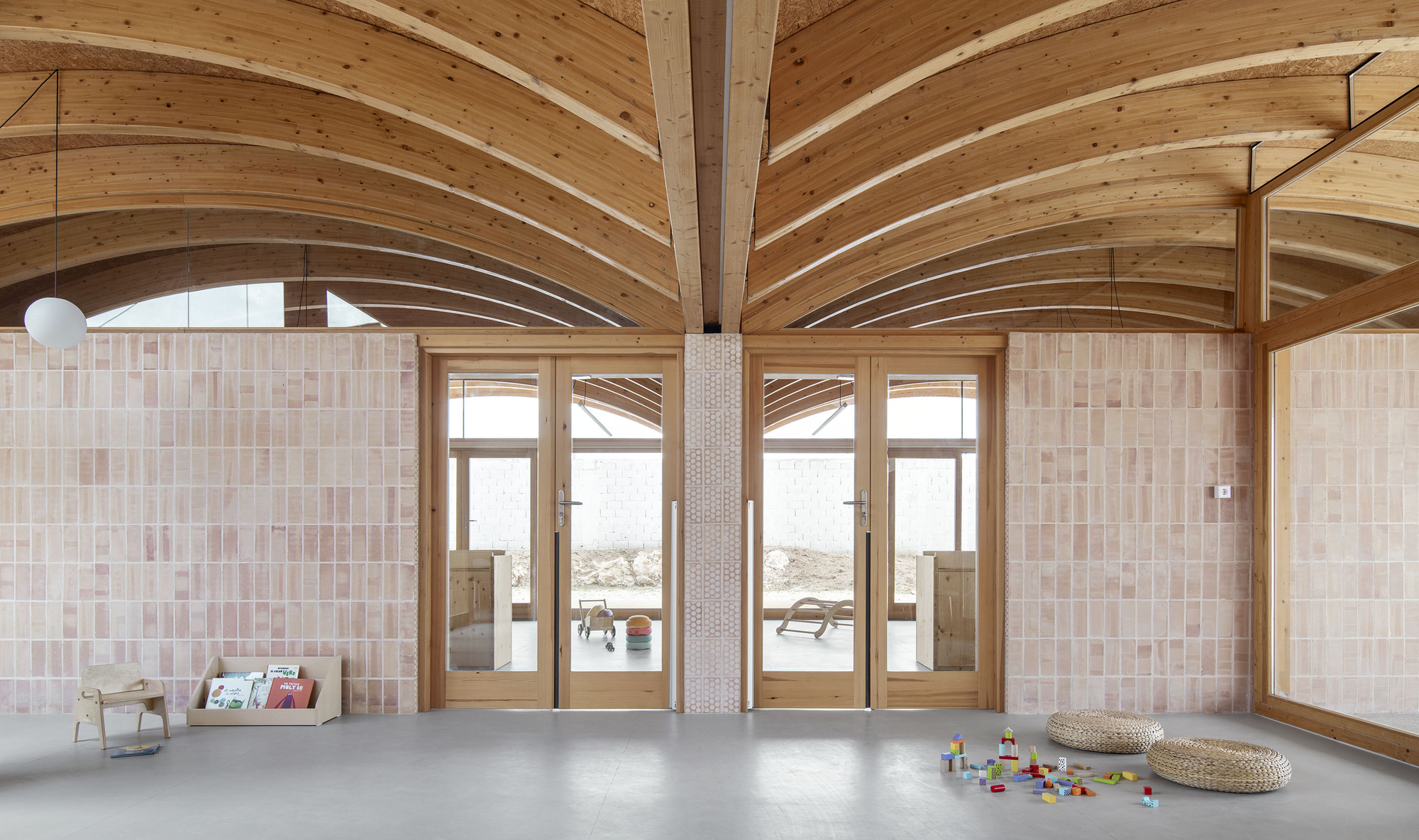 Nursery School in Muro / BOS Arquitectes