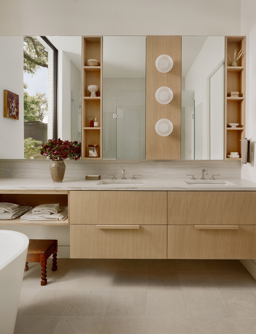 Lantern House / Bercy Fadel + Partners - Interior Photography, Bathroom, Wood, Sink, Countertop, Lighting